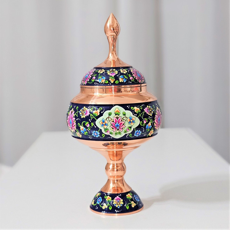 شکلات خوری مسی پایه دار مس و پرداز ارتفاع 29به همراه جعبه فانتزی
