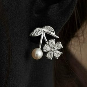 گوشواره های زنانه مینیمال در طرح پاپیونی آویز مروارید رنگ کاملا ثابت کد ztj (پس کرایه)