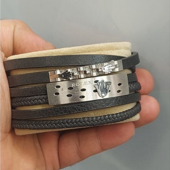 دستبند چرمی قفل و پلاک استیل مردانه طرح مونت بلنک Montblanc کیفیت چرم عالی تنوع طرح رنگ ثابت کد bn (پس کرایه)