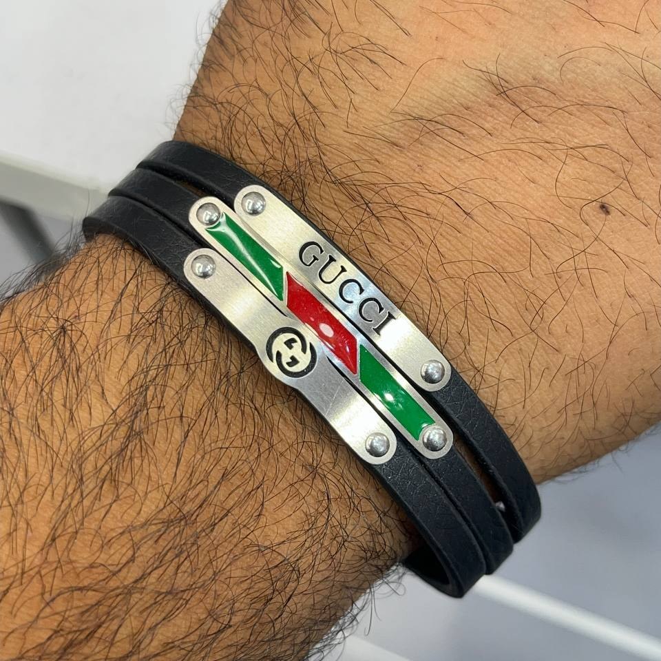 دستبند چرمی قفل و پلاک استیل مردانه برند مونت بلنک Montblanc کیفیت چرم عالی تنوع طرح رنگ ثابت کدbn (پس کرایه)