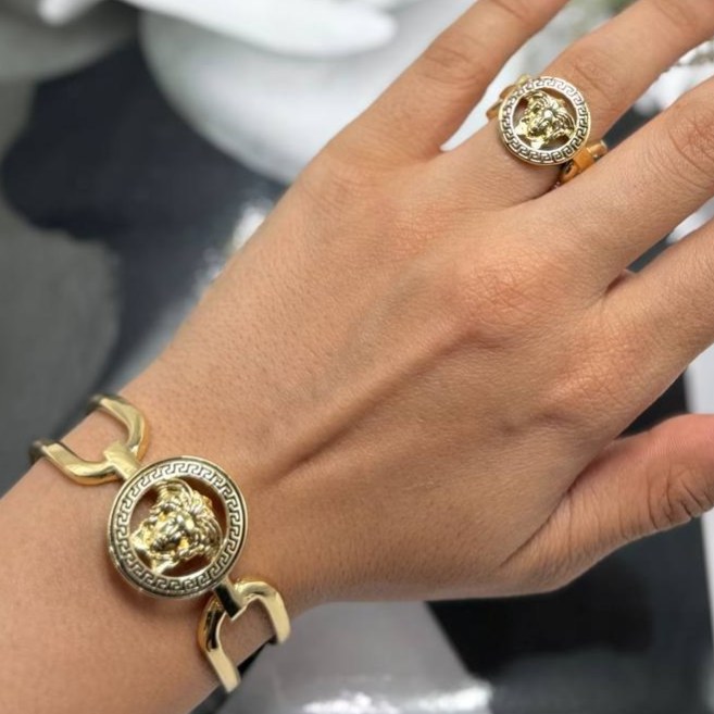نیم ست دستبند و انگشتر فری سایز طرح ورساچه Vercase نگین رنگ ثابت کد sm (پس کرایه)