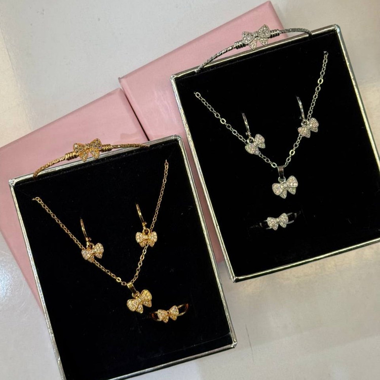 ست گردنبند و دستبند و انگشتر و گوشواره دخترانه طرح آلبالو و گیلاس تنوع طرح رنگ ثابت کد sm (پس کرایه)