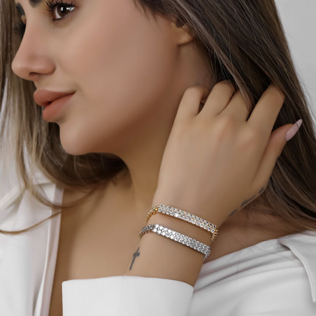 دستبند زنانه فول نگین جواهری طرح کارتیر کیفیت عالی رنگ ثابت کد MP