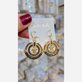 گوشواره ورساچه رنگ ثابت سیاه قلم