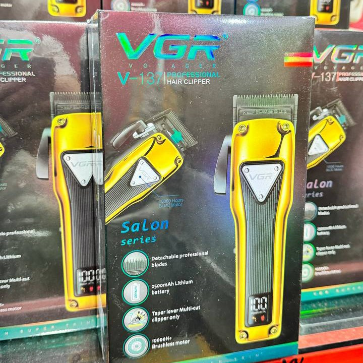 ماشین اصلاح وی جی ار مدل vgr v 137 بسیار پر قدرت و با کیفیت.