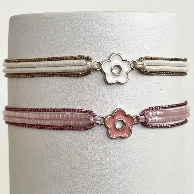 دستبند گل نقره میناکاری چهارلاین نخ و منجوق دلیکا