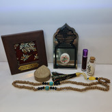 بسته فرهنگی سوغات کربلا ( حسیُن مّنی )7 عنوان سنگ حرم قاب فرش عطر حرم امام حسین تسبیح مهر تربت کربلا وآب سرداب حرم